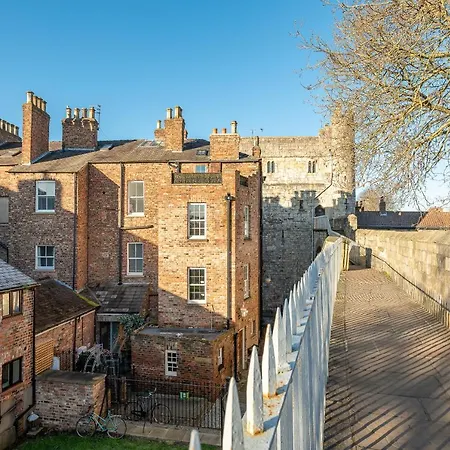 Daire Monkbar View *